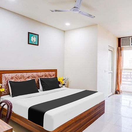 Super Collection O Sector 104 Noida Hotel Exterior photo